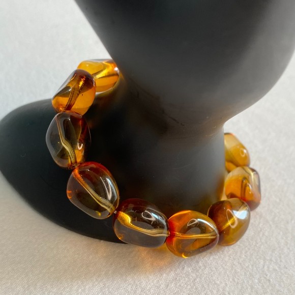 Stretch Bracelet Amber Color Glass Irregular Shaped Beads - Picture 1 of 6